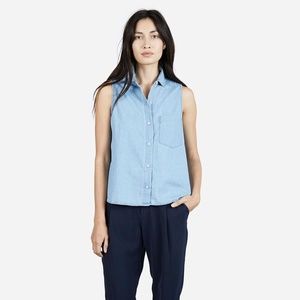 Everlane sleeveless chambray top / Sz Medium